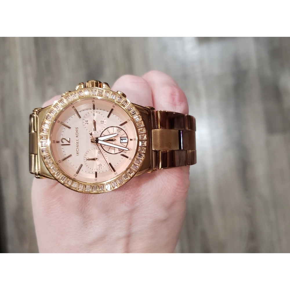 Michael Kors Womens Rose Tone Watch